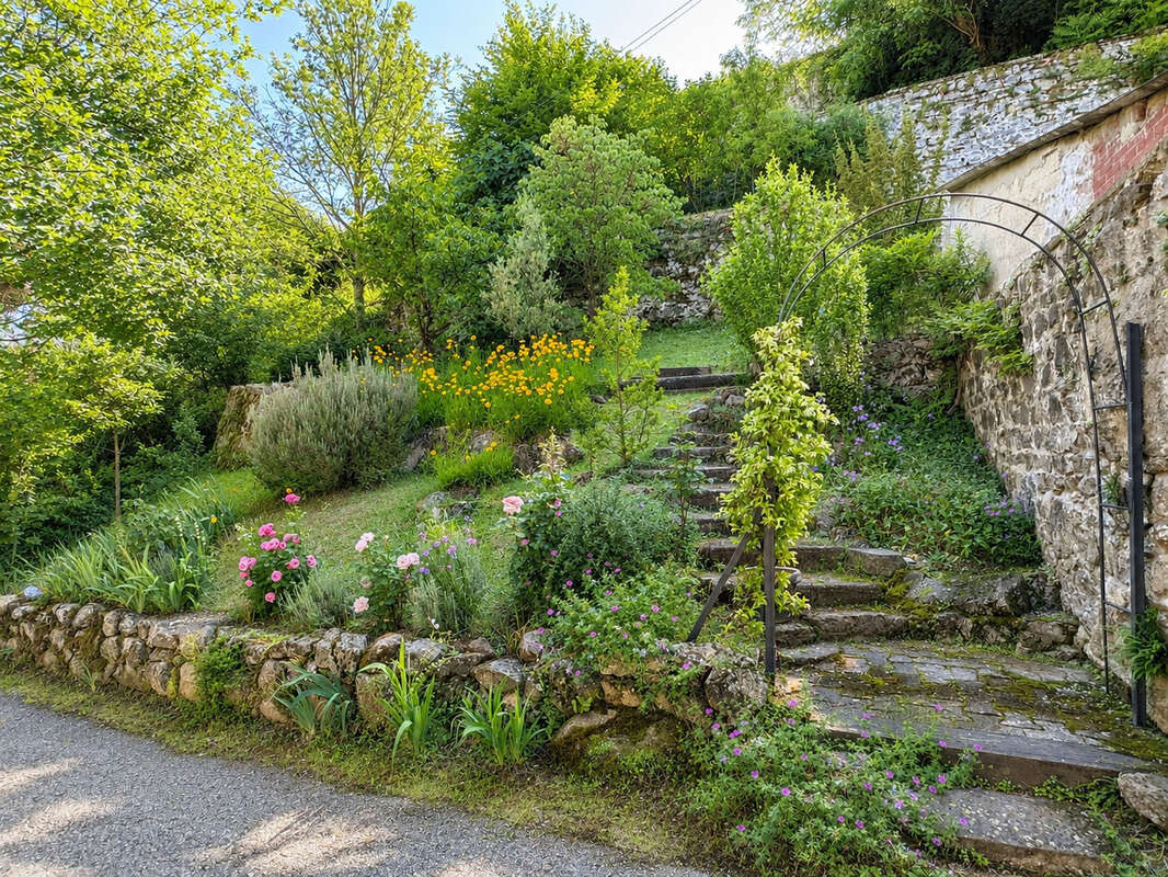 Maison de charme située Montée Saint-Marcel à Vienne - photo 3