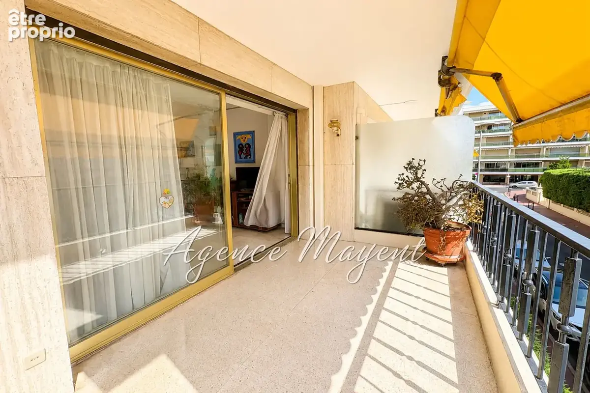 Appartement 3 pièces 56 m² à vendre à Cannes (06400) - photo 2