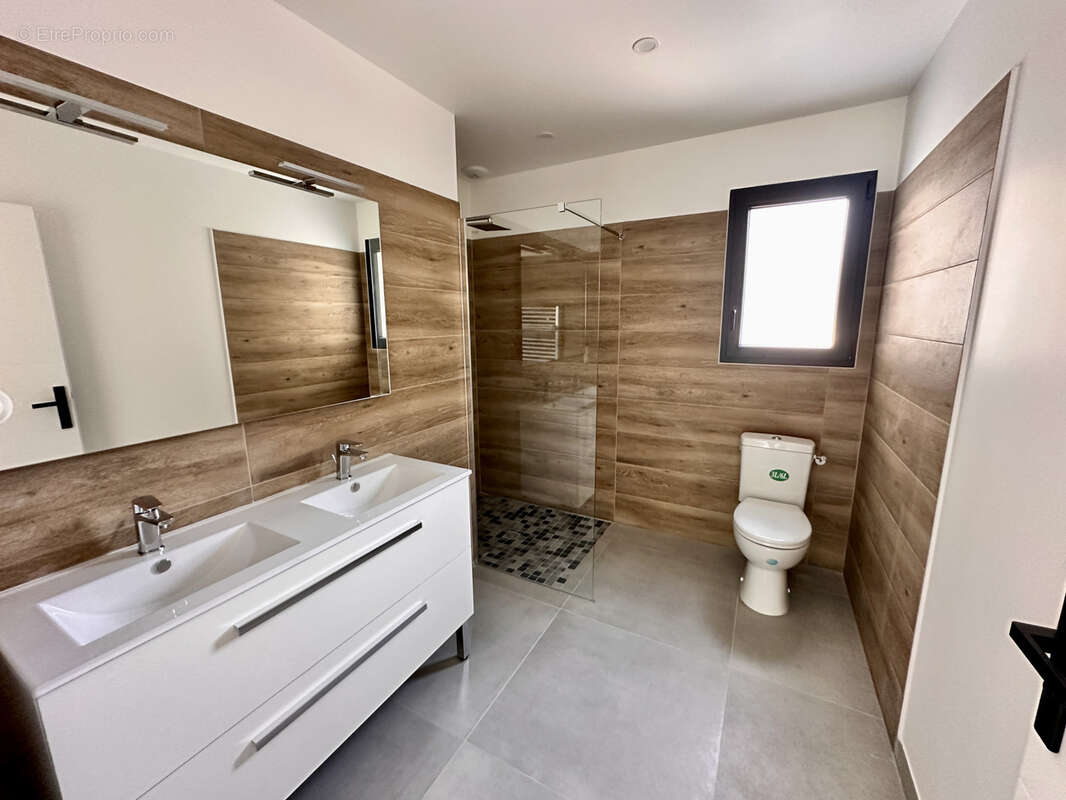 Maison à COURS-DE-PILE