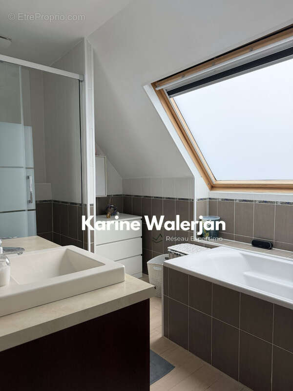 Maison à COURRIERES