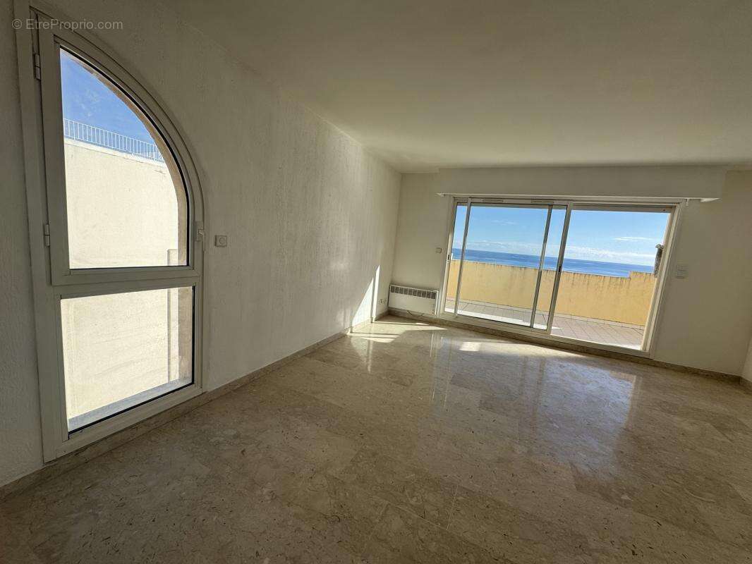 Appartement à ROQUEBRUNE-CAP-MARTIN