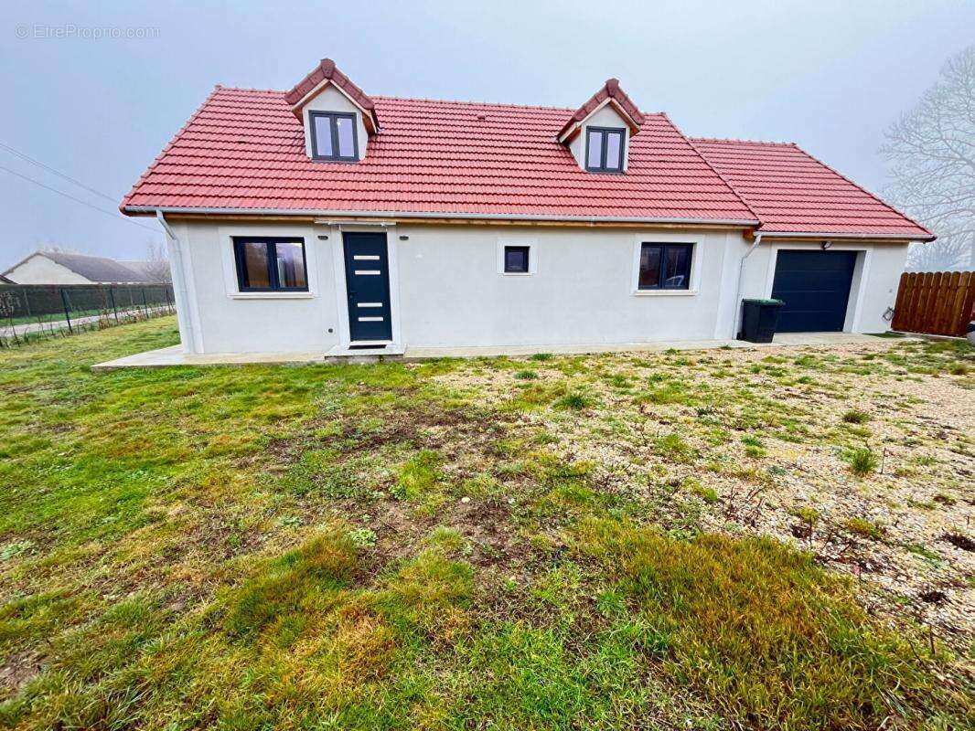 Maison à ETREPAGNY