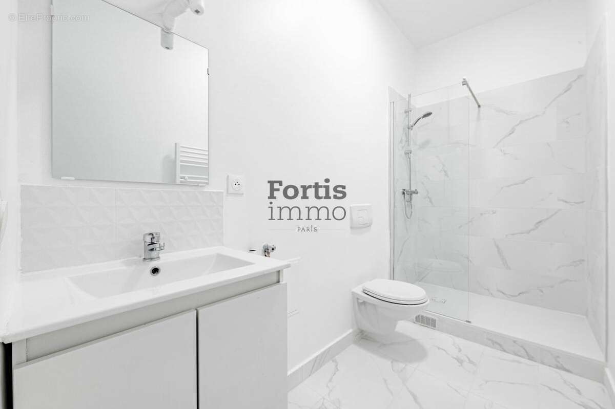 Appartement à PARIS-3E