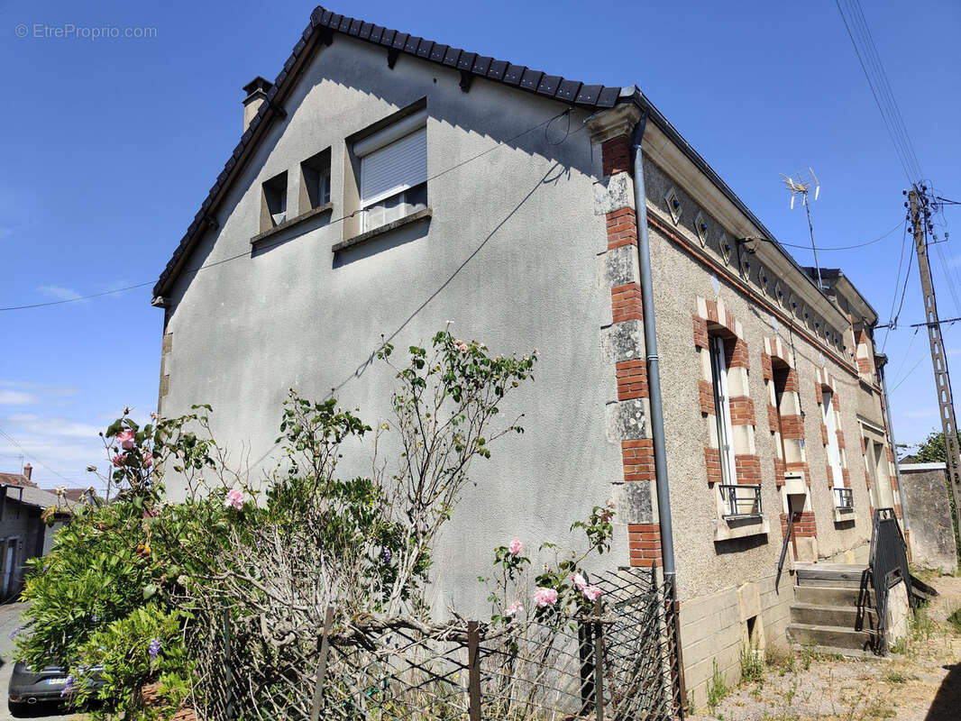 Maison à LA CHATRE