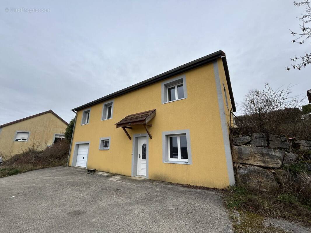 Maison à ARINTHOD