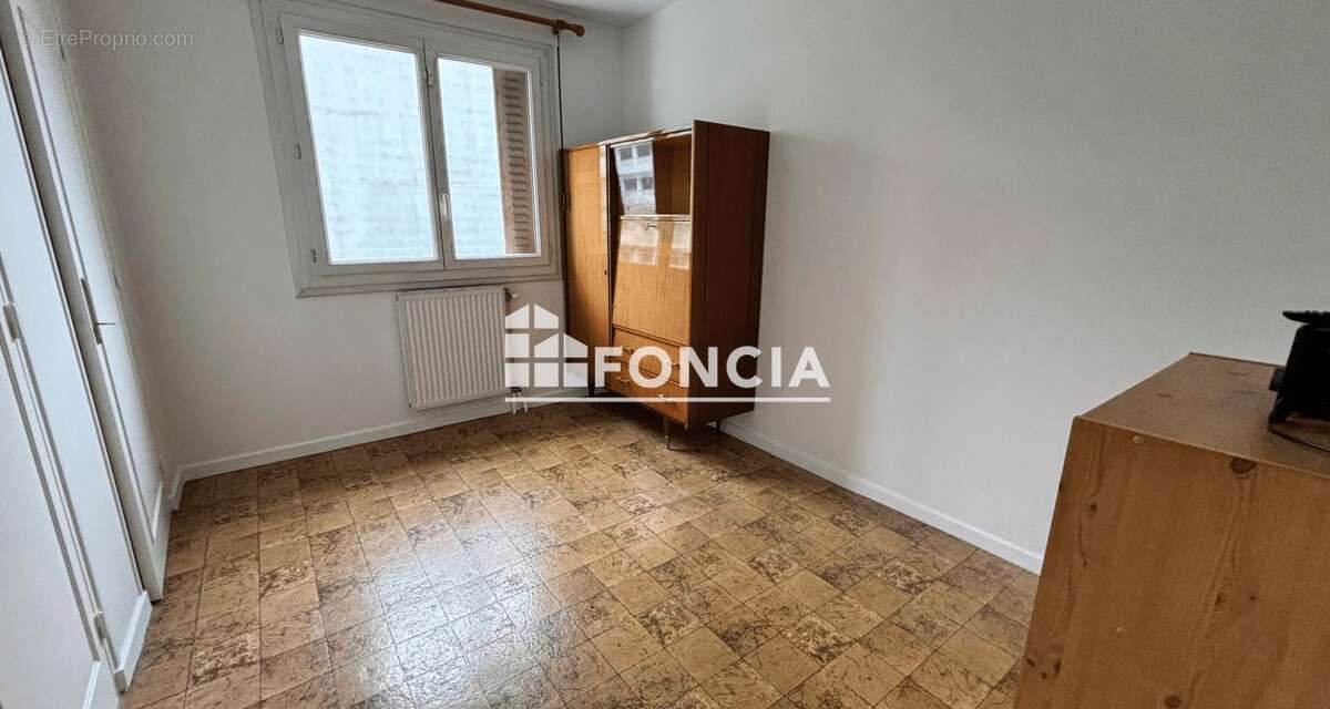 Appartement à SAINT-MARTIN-D'HERES