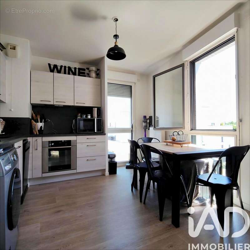 Photo 2 - Appartement à BUSSY-SAINT-GEORGES