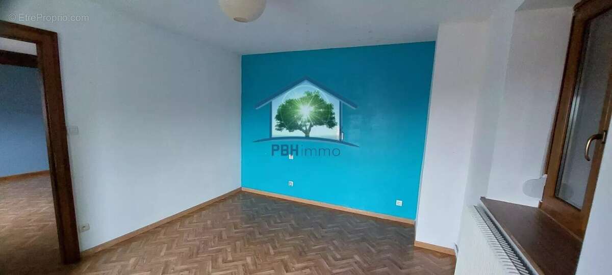 Maison à LA NEUVEVILLE-DEVANT-LEPANGES