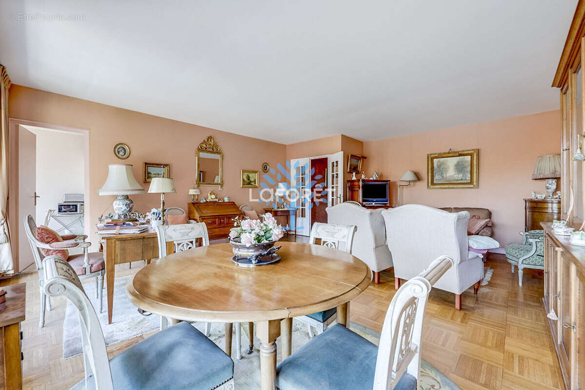 Appartement à PARIS-19E