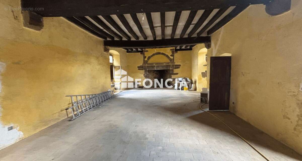 Maison à CONLIE