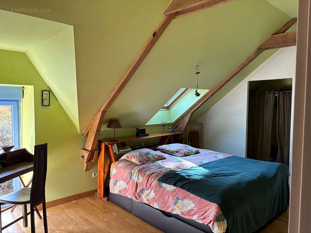 A vendre Radenac, longère, 4 chambres, terrain d'environ 5000m² - photo 8