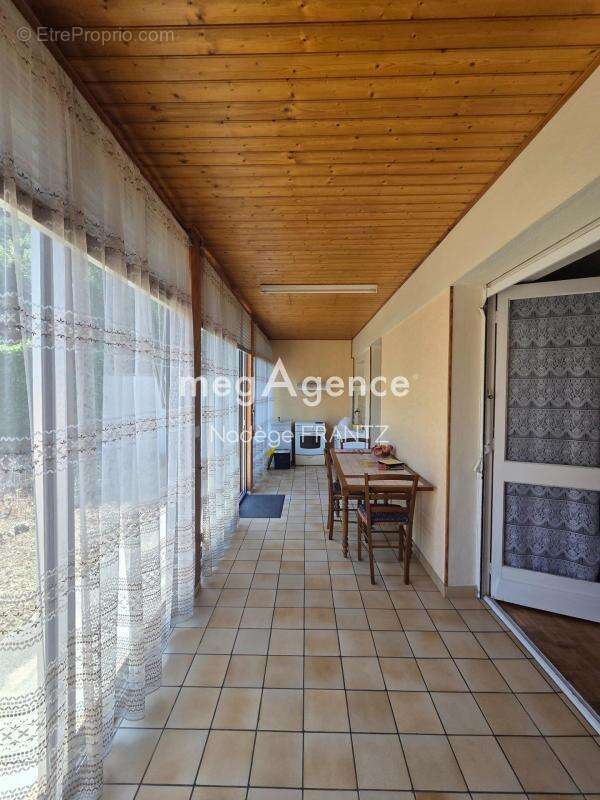 Maison 4 chambres avec garage et jardin à Saint-Jean-d'Angély (17400 - photo 5