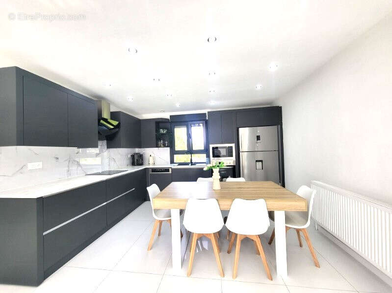 Au calme, jolie, lumineuse, agréable et charmante maison F6 sur 16.50 ares terrain - photo 11