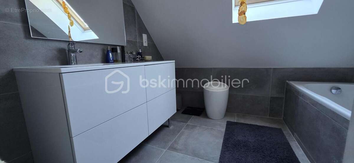 Maison à VULAINES-SUR-SEINE