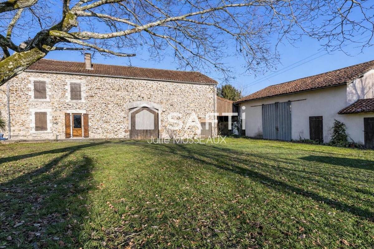 Photo 1 - Maison à ECURAS
