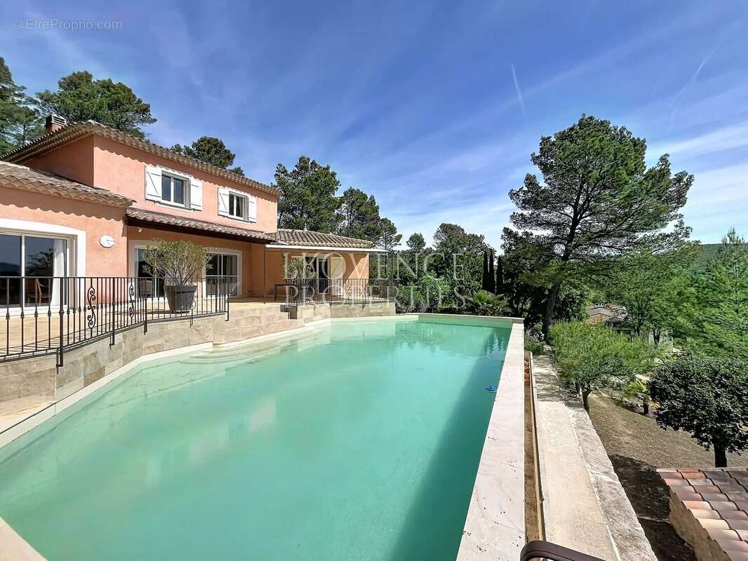 Maison à CORRENS