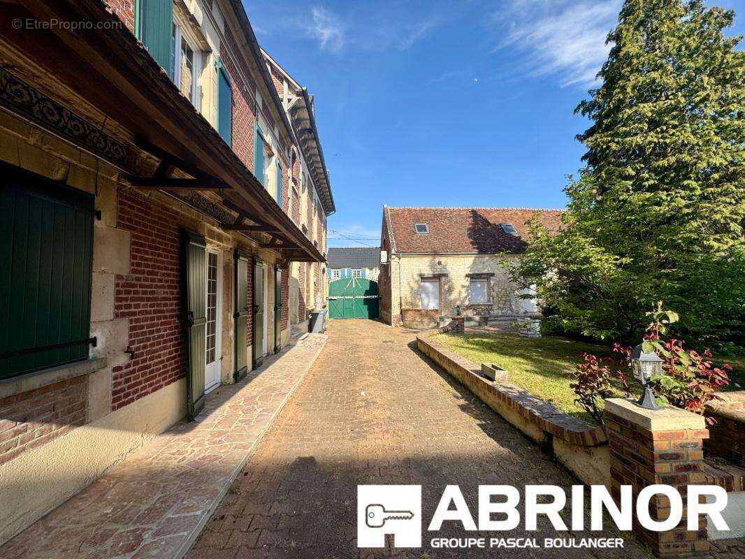 Maison à EPINEUSE