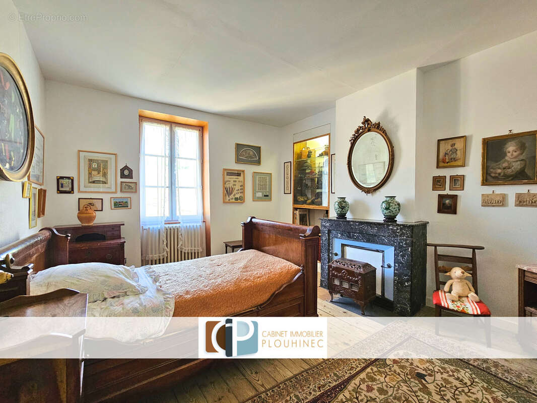 Maison à SOLUTRE-POUILLY