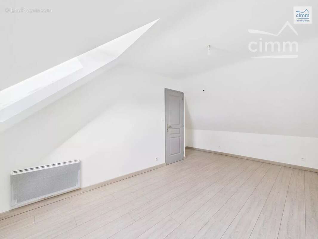 Maison à LES BRULAIS