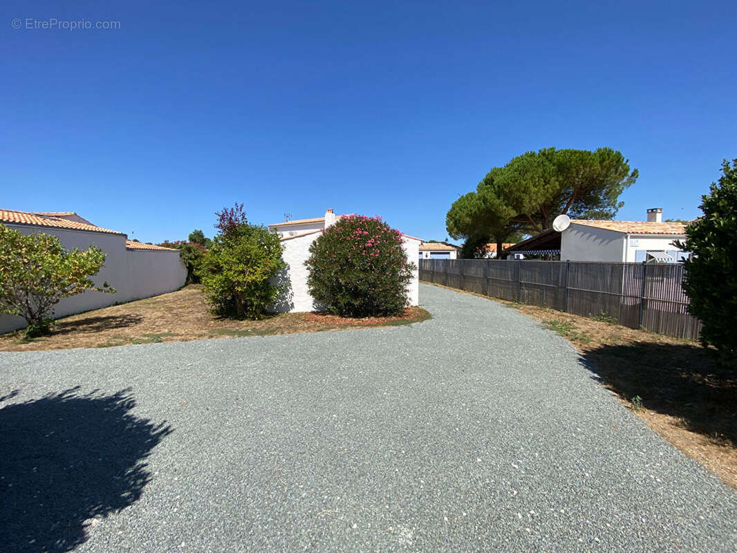 À 400 m de la plage - Maison de charme sur 1 000 m² de terrain - photo 5