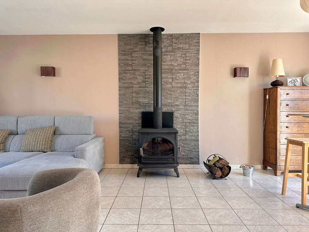 Maison à POUILLY-LE-MONIAL