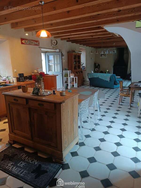 Maison à PLOUGRESCANT