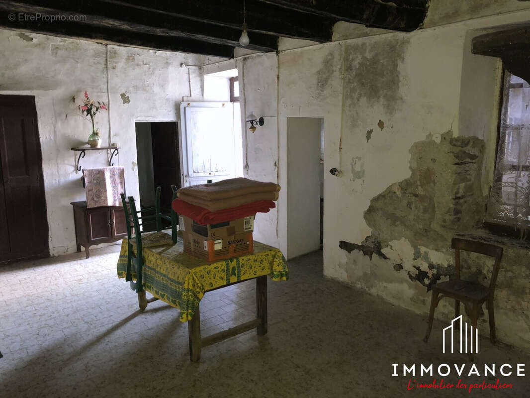 Maison à SAINT-JEAN-DU-BRUEL