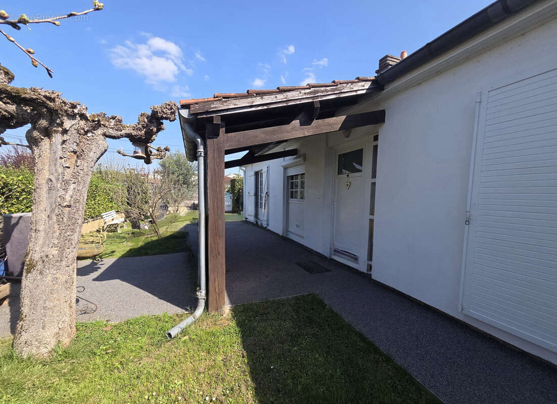 Maison à LESCURE-D'ALBIGEOIS