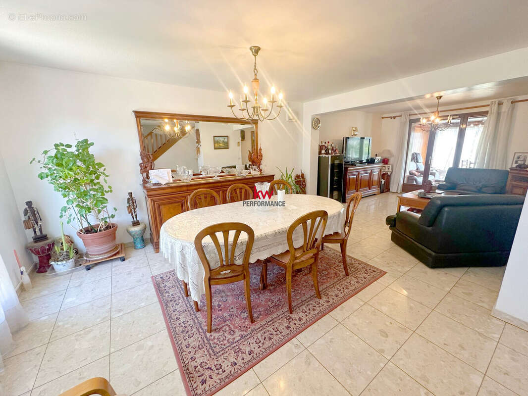 Maison 106 m² à Tremblay-En-France  - photo 3