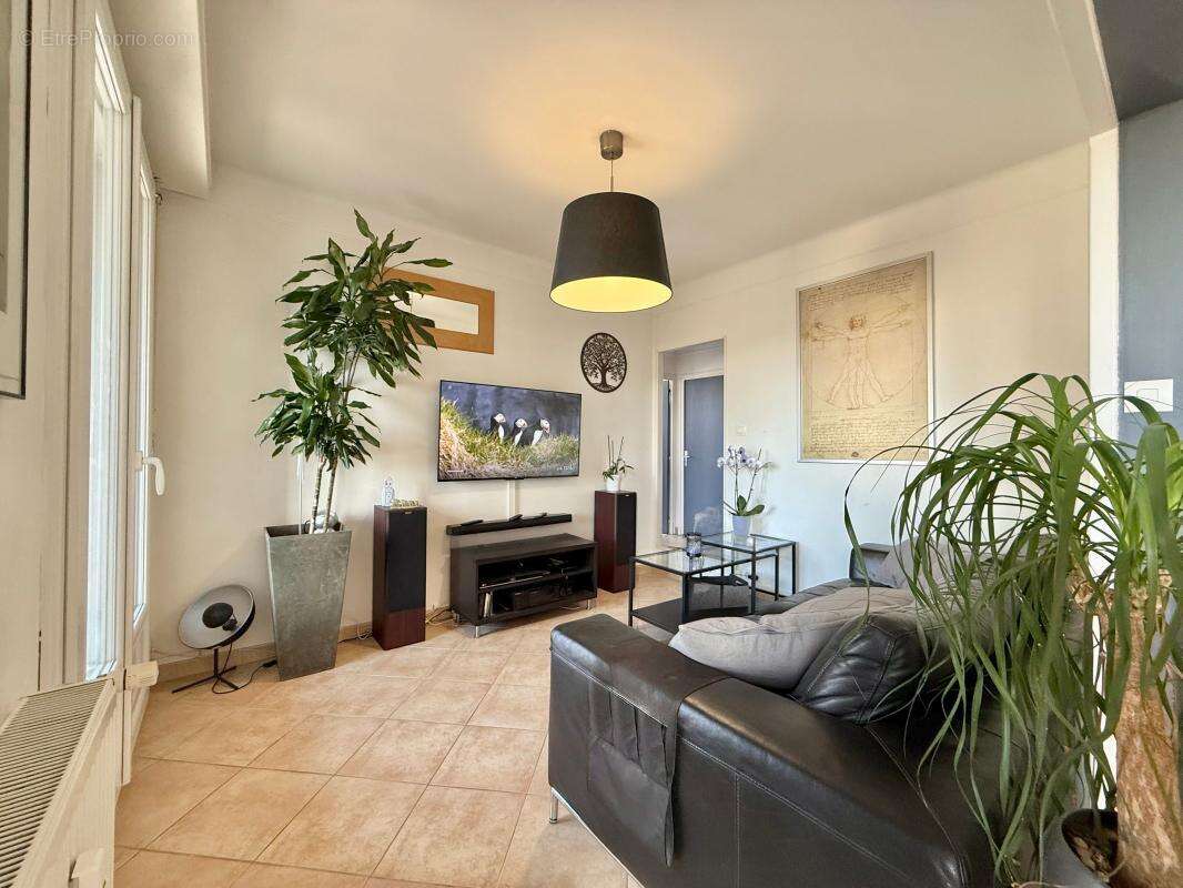 Appartement à CHENOVE