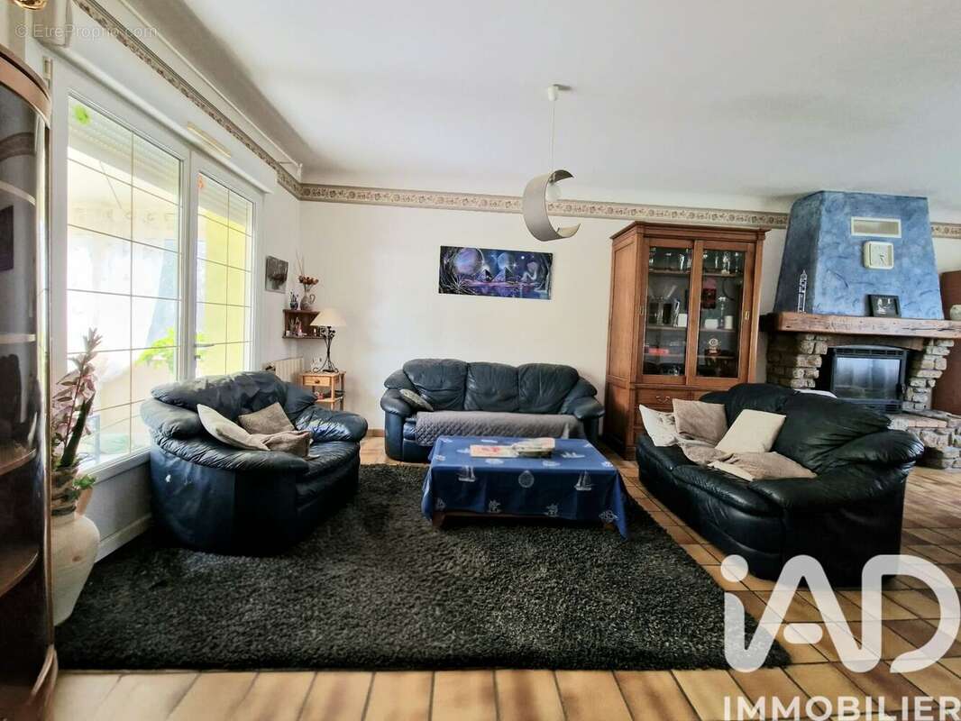 Maison 153 m² à Plesse  - photo 4