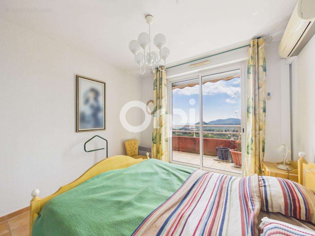 Appartement à MANDELIEU-LA-NAPOULE