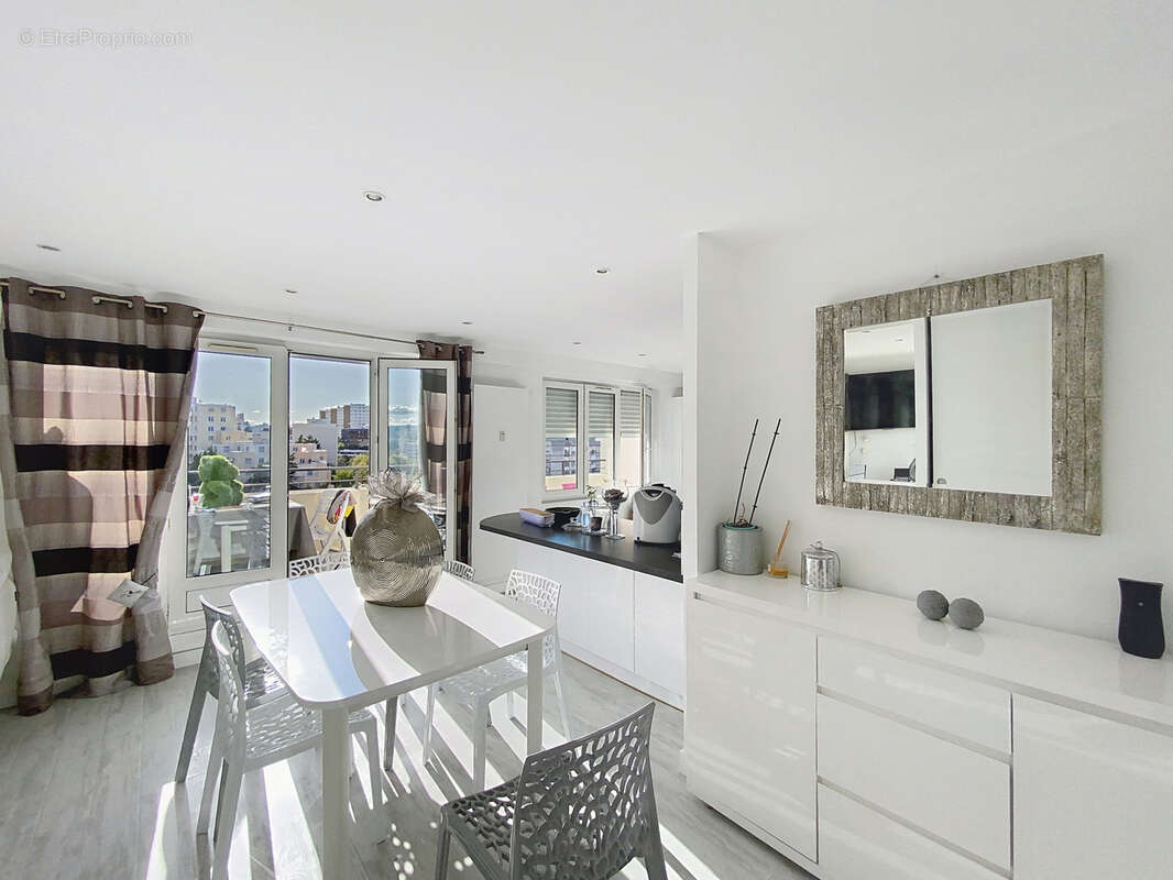 Appartement à SAINT-ETIENNE