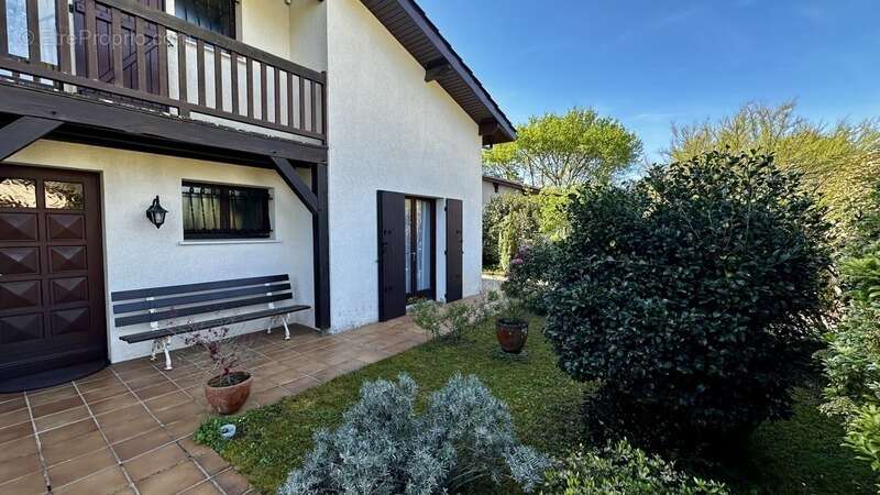 Maison à MARTIGNAS-SUR-JALLE