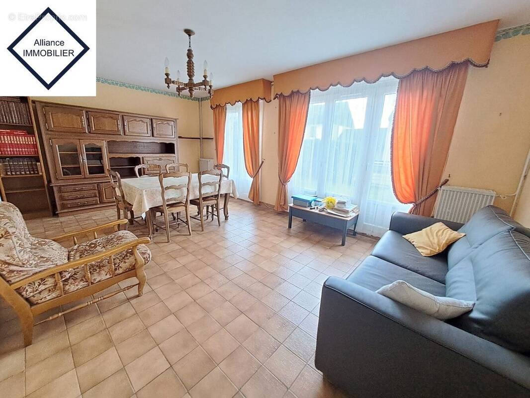 Maison à MONTAUBAN-DE-BRETAGNE