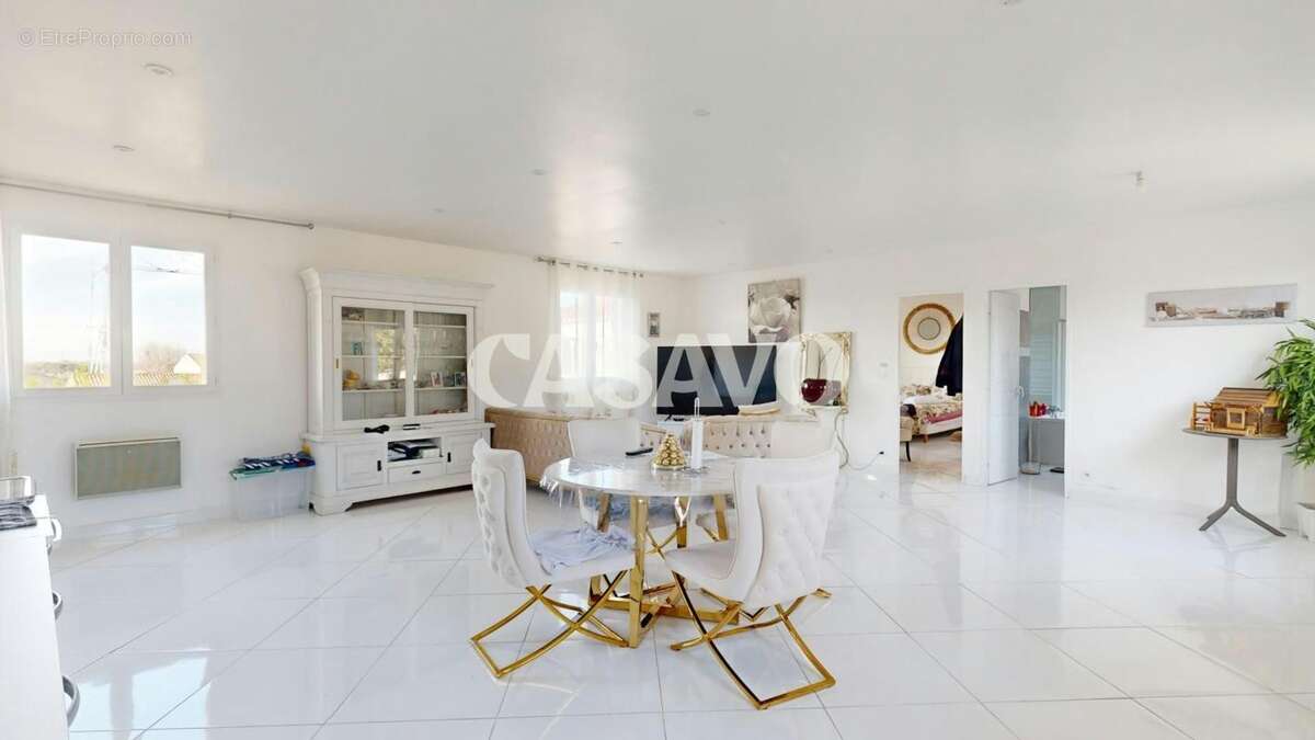 Vente Maison 10 pièces de 231m² - 84300 Taillades - photo 30
