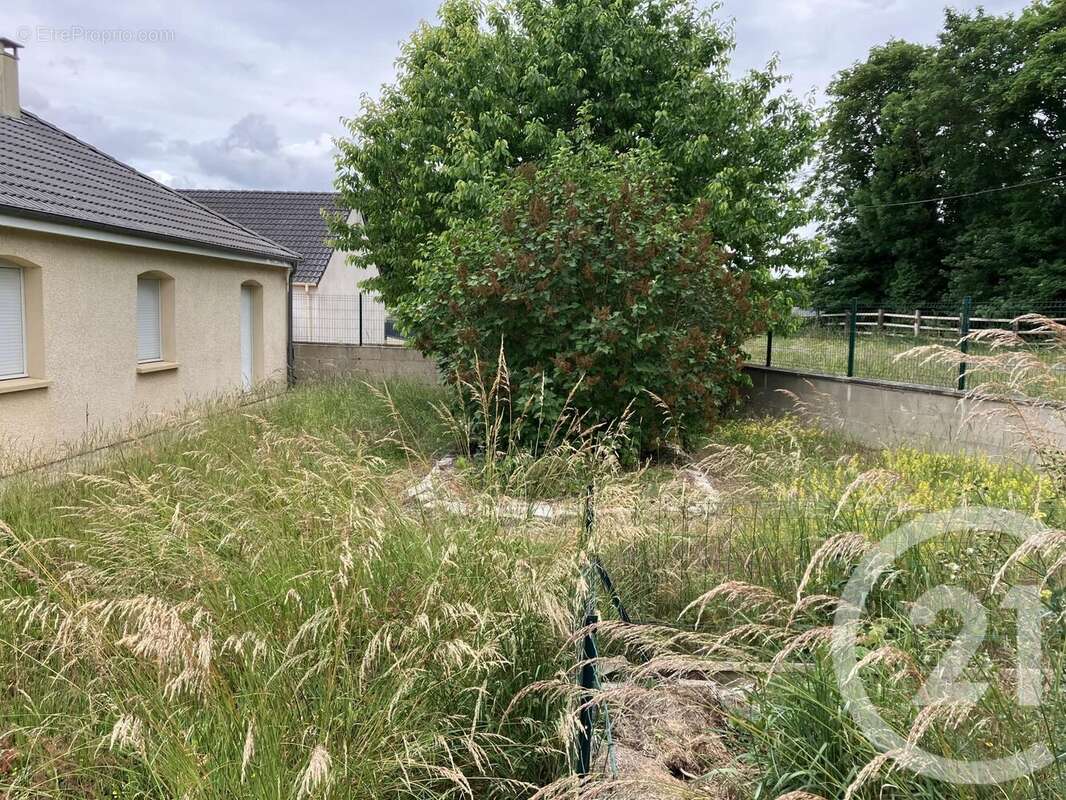 Maison à MONCETZ-LONGEVAS