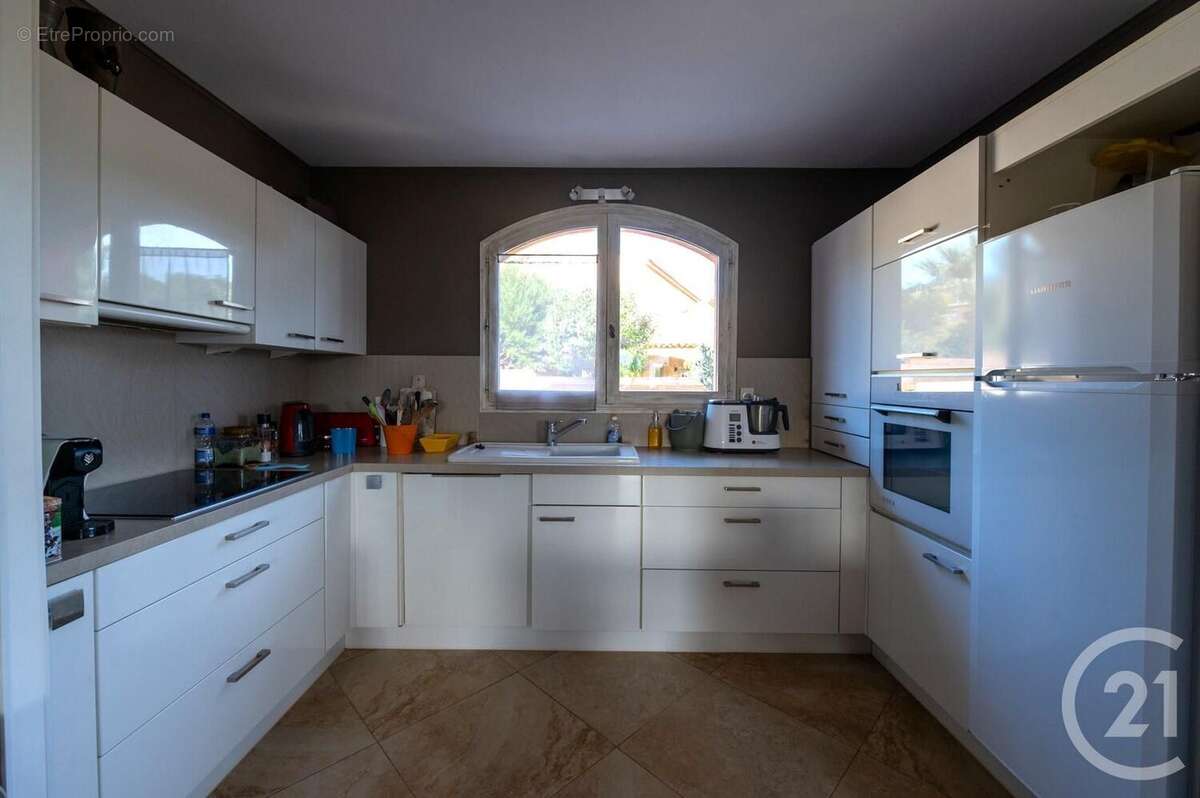 Maison à BORMES-LES-MIMOSAS