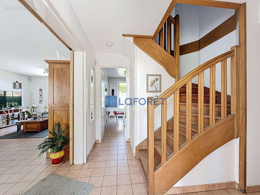 Maison Saint-germain-les-corbeil 7 pièces 5 chambres - photo 17