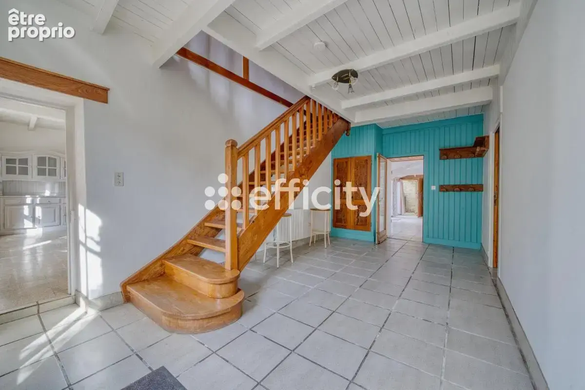 Maison 14 pièces 260 m² à vendre à Vouhe (17700) - photo 2