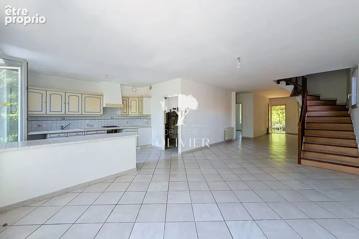 Maison 6 pièces 332 m² à vendre à Apt (84400) - photo 4
