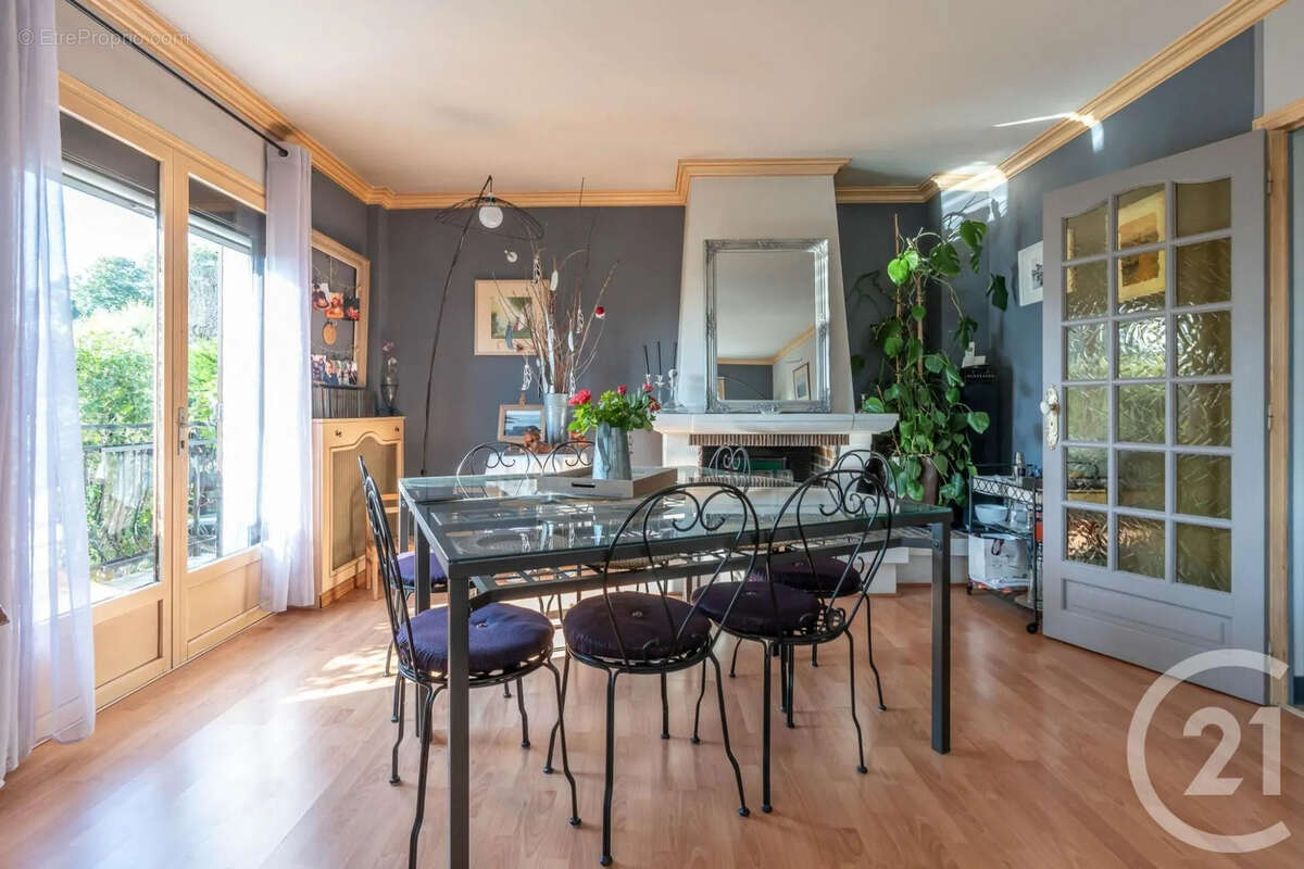 Maison 137 m² à Coubron  - photo 4