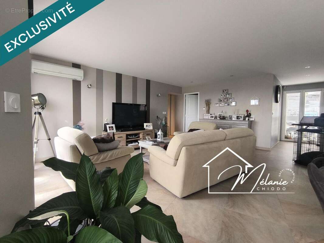 Photo 3 - Maison à SAINT-REMY-SUR-DUROLLE