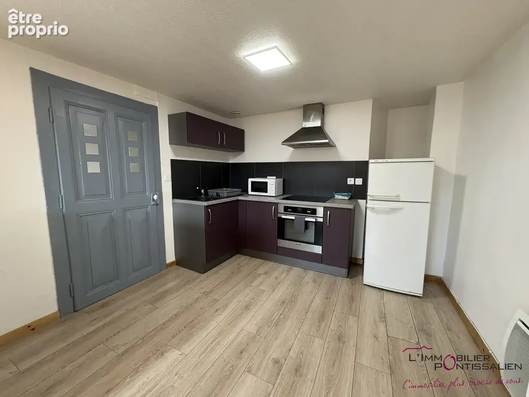 Pontarlier : appartement de type 3 au coeur du centre-ville, 2 chambres, cave et grenier - photo 3