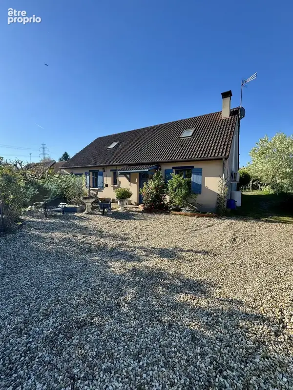 Photo Maison à Les Bordes au prix de 219 000€