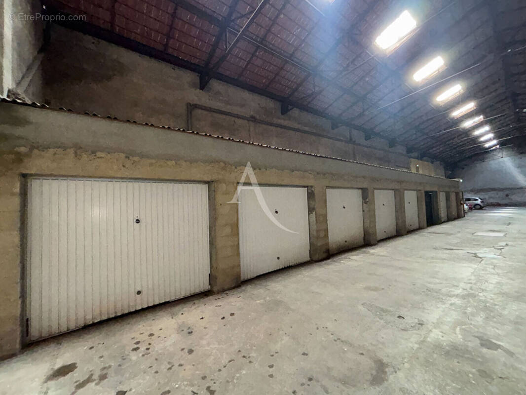 Parking à CARCASSONNE