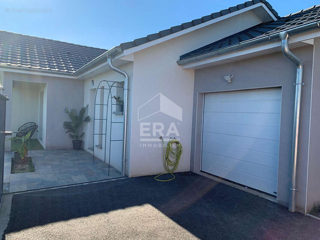 Maison à SAINT-ANDRE-LE-GAZ