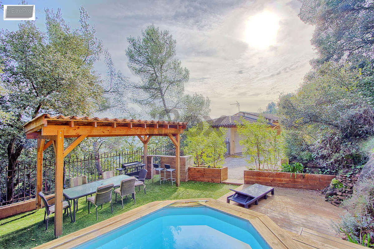 Maison à SOLLIES-VILLE