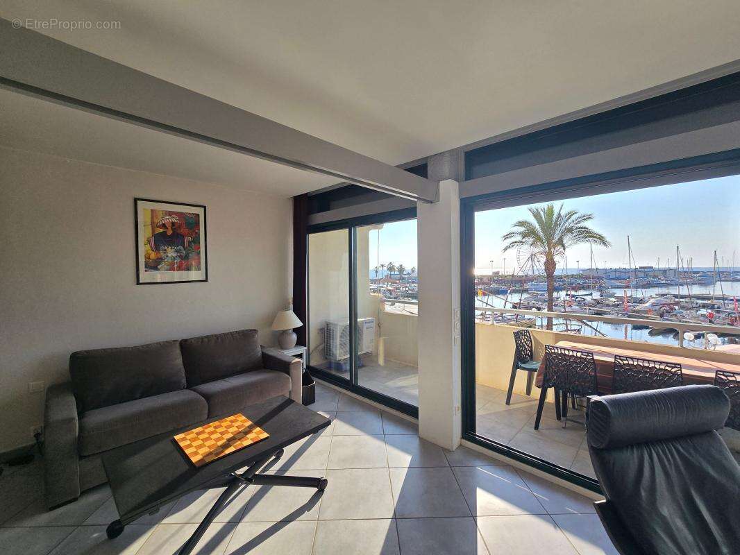 PORT SAINT CYPRIEN Appartement T2 Cabine rénové - photo 2