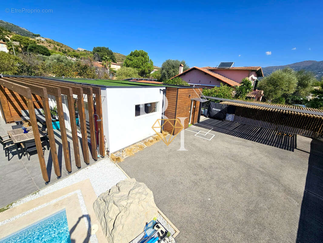 Maison à CARROS